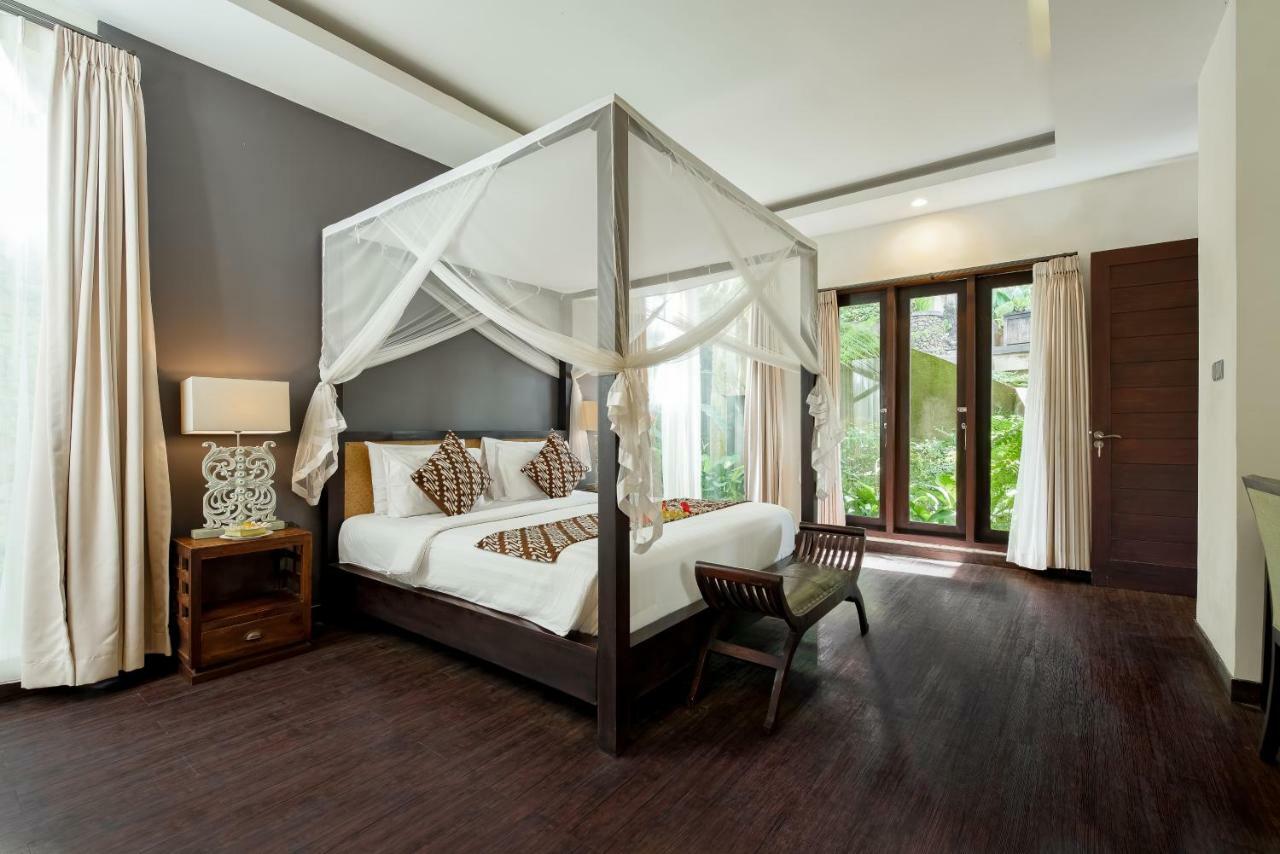 Seven-Bedroom Villa with Private Pool